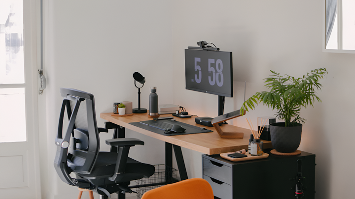 Building the Perfect Home Office with Essential Tech Accessories